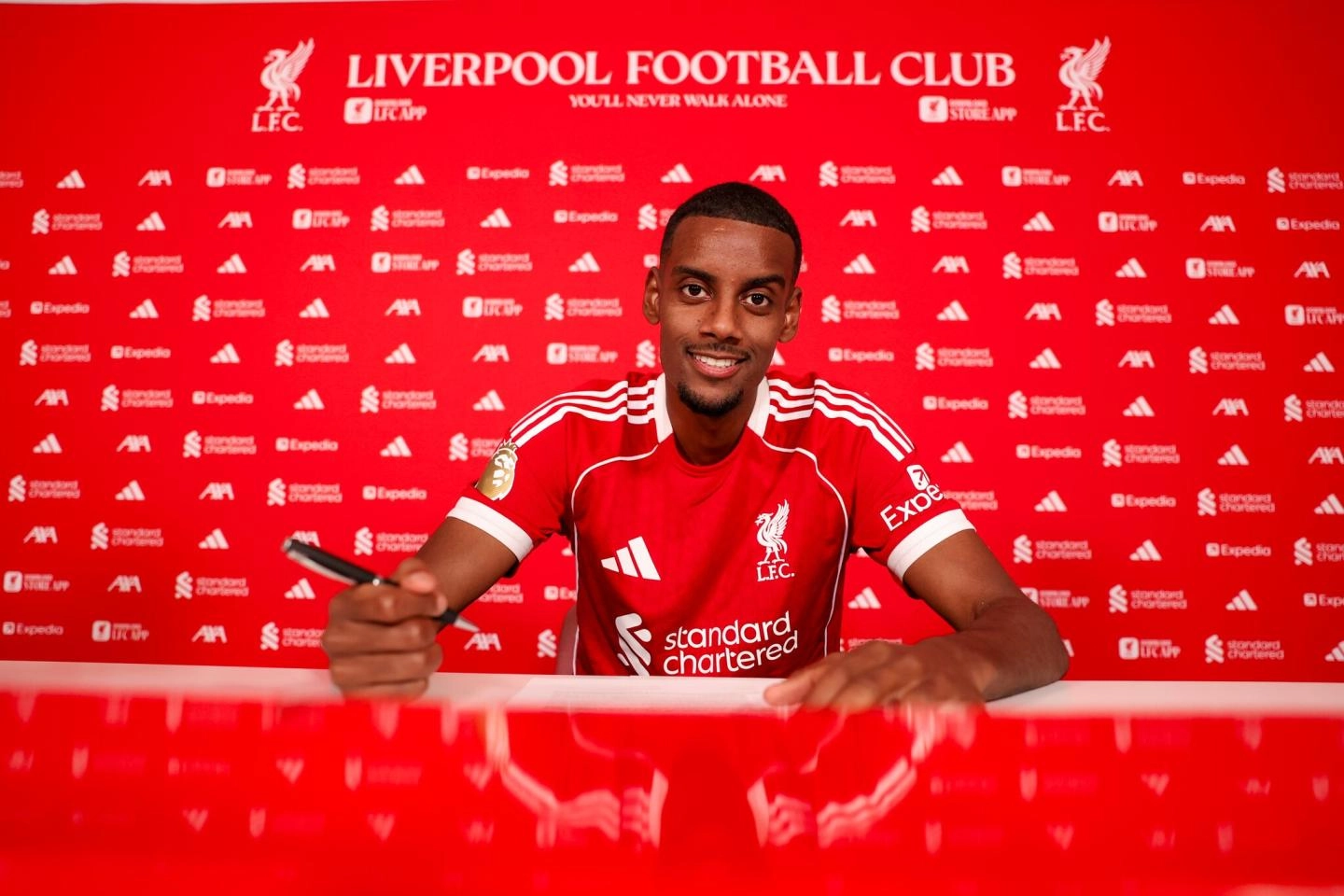 Transfer news Alexander Isak
